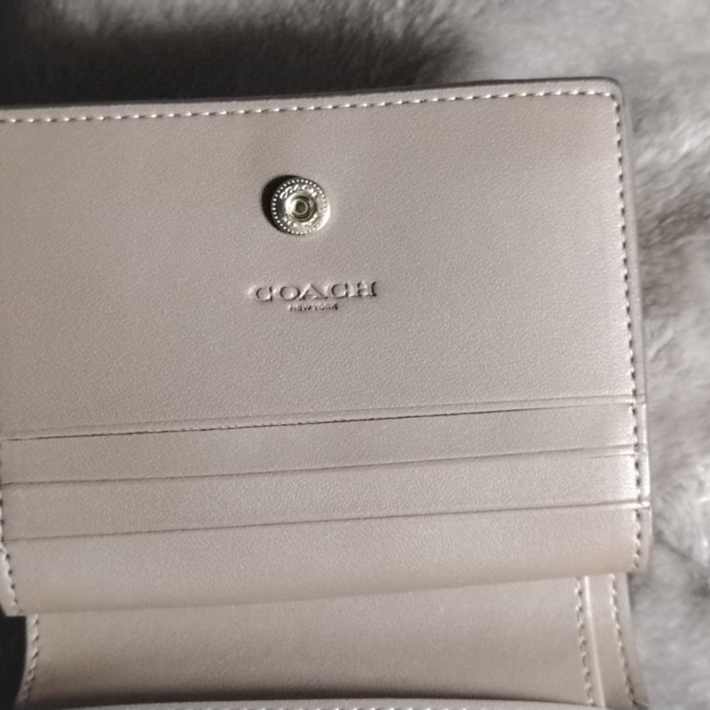 Coach Small Snap Wallet Darkstonewith ✨⭐🌙 Rivit Details - Picture 4 of 6
